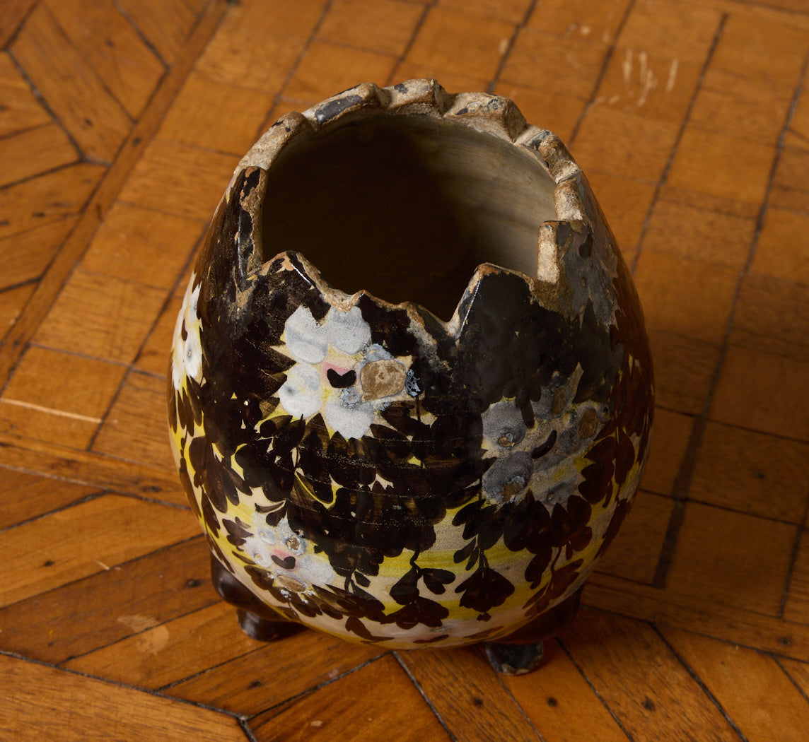 VINTAGE ITALIAN FLORAL FOOTED STONEWARE VASE