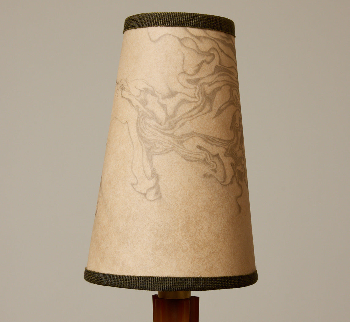 PAIR OF BAKELITE TABLE LAMPS WITH SUMINAGASHI SHADES