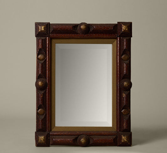 TRAMP ART FRAME WITH GILDED DETAILS AND SEAWEED MAT