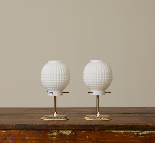 PAIR OF 1950S ITALIAN TABLE LAMPS IN OPALINE GLASS AND BRASS