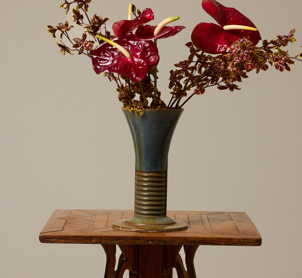 1930S FRENCH CAST IRON TULIP VASE
