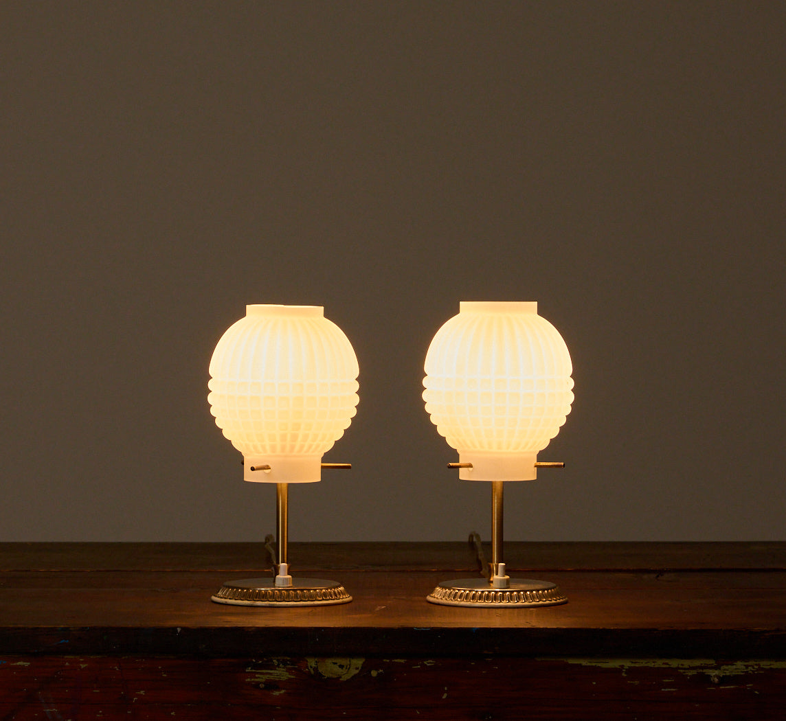 PAIR OF 1950S ITALIAN TABLE LAMPS IN OPALINE GLASS AND BRASS
