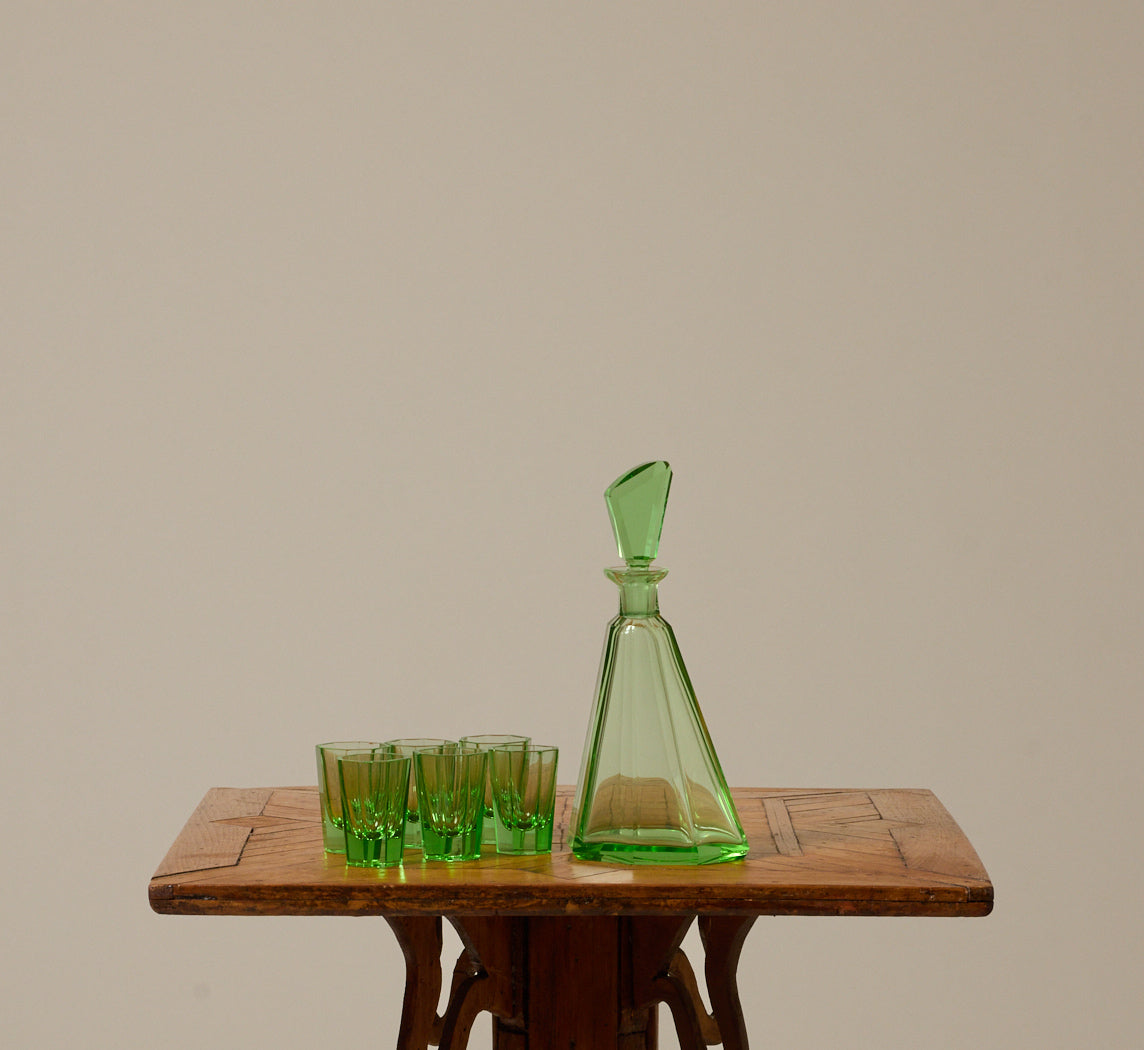 1920S EMERALD ART DECO DECANTER SET