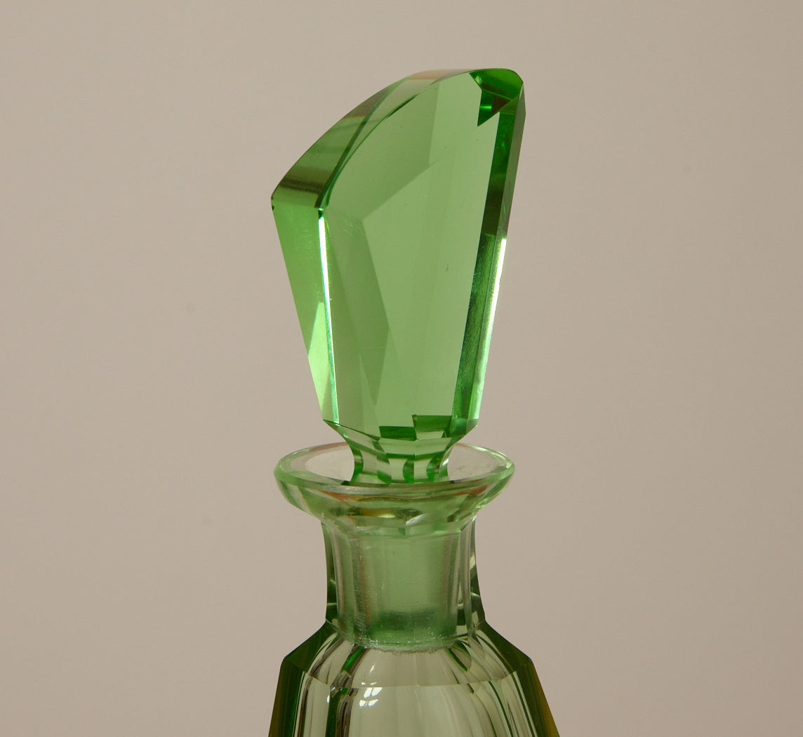 1920S EMERALD ART DECO DECANTER SET