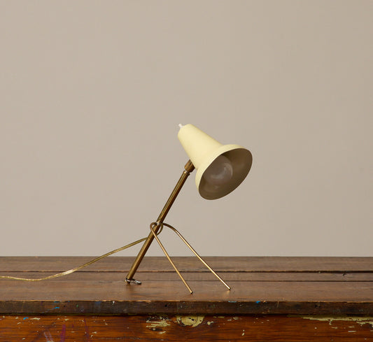MID-CENTURY ITALIAN BRASS & EGGSHELL TRIPOD LAMP