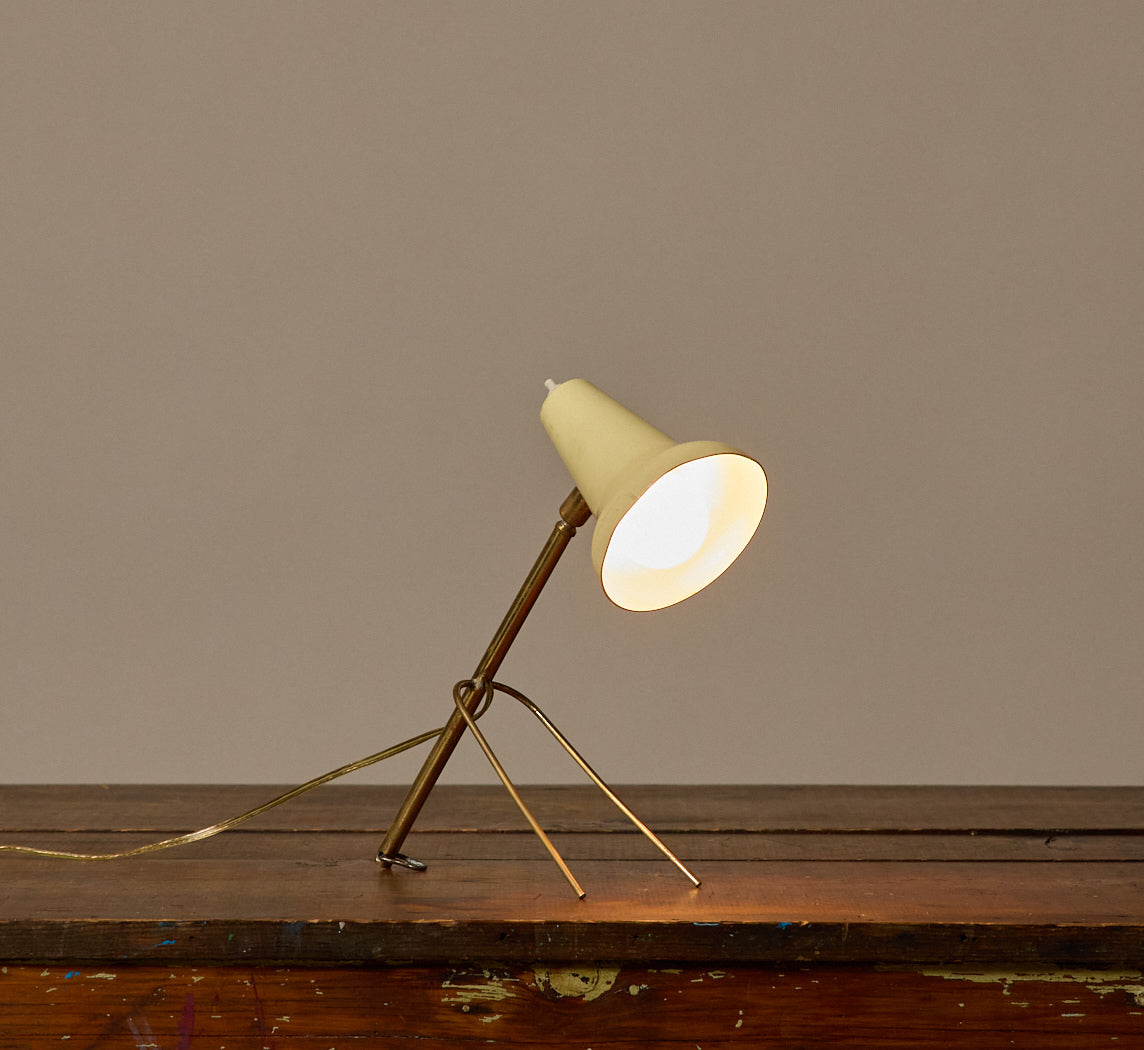 MID-CENTURY ITALIAN BRASS & EGGSHELL TRIPOD LAMP