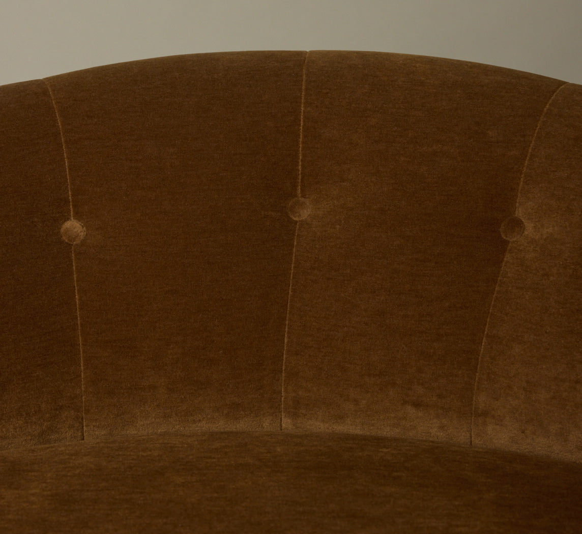 PIERCE & WARD CUDDLE CHAIR IN A TOFFEE MOHAIR