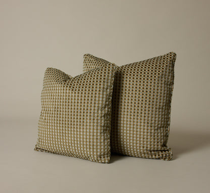 THE REED PILLOW 20"X20"