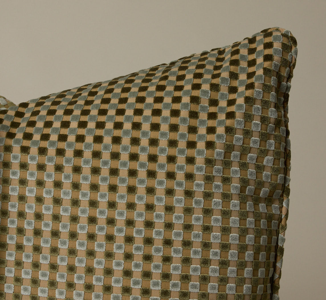THE REED PILLOW 24"X24"
