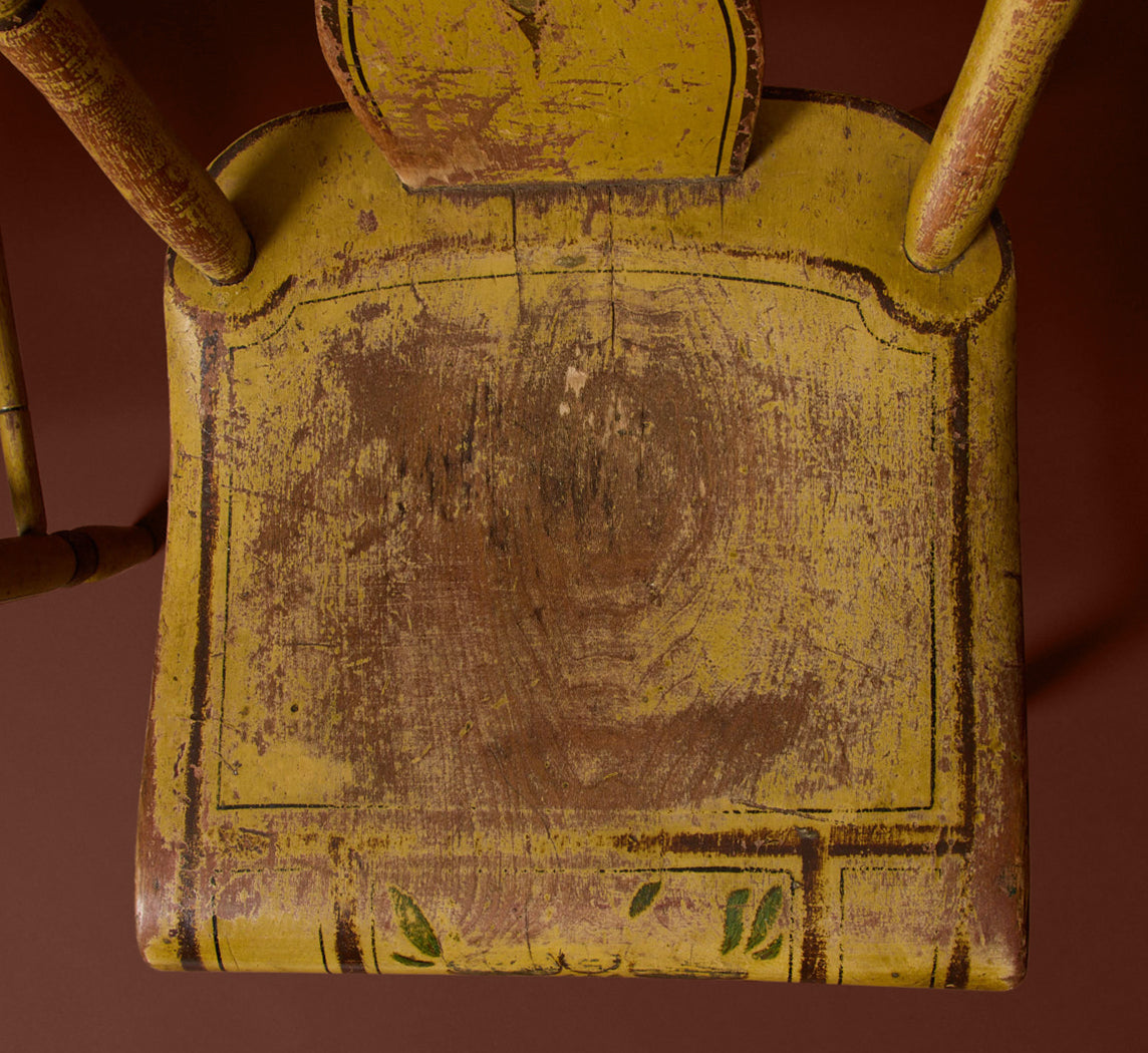 PAIR OF 19TH CENTURY PENNSYLVANIA YELLOW PAINTED FIDDLEBACK CHAIRS