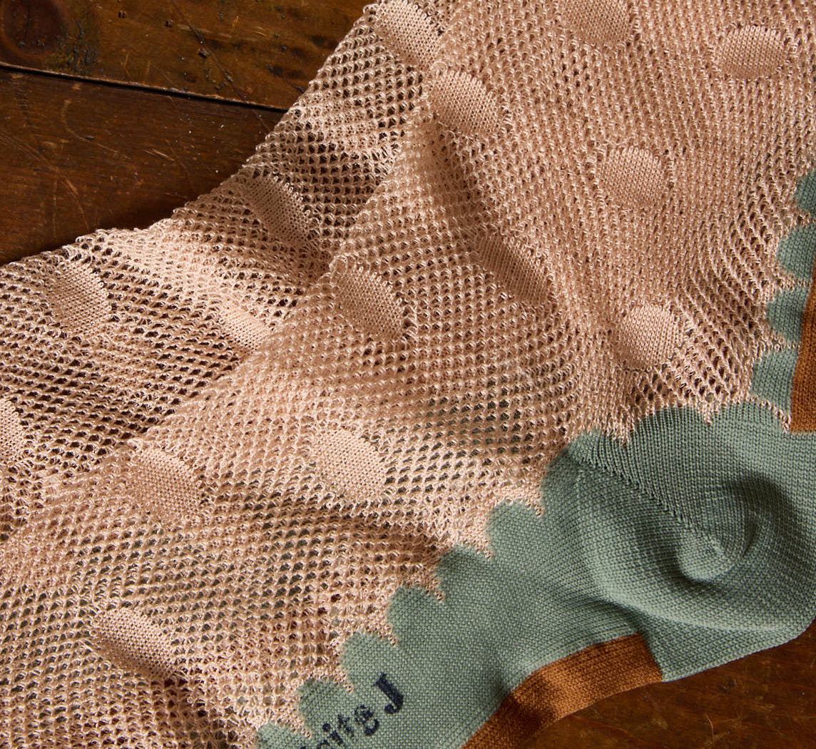 EXQUISITE J SHEER SOCKS IN BLUSH DOT