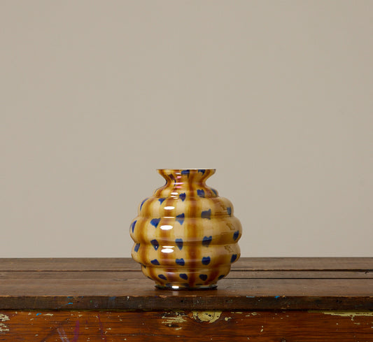 1940S RIBBED SPATTER GLASS VASE