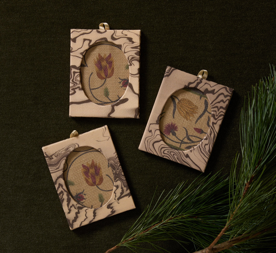 PIERCE & WARD PICTURE FRAME ORNAMENT