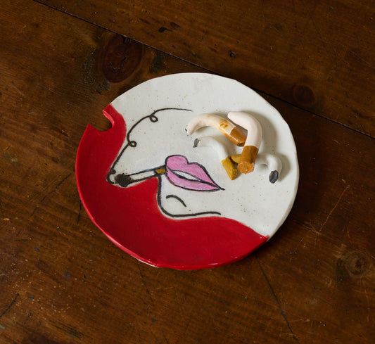 CERAMIC ASHTRAY IN RED WITH PINK LIPS BY ABRA