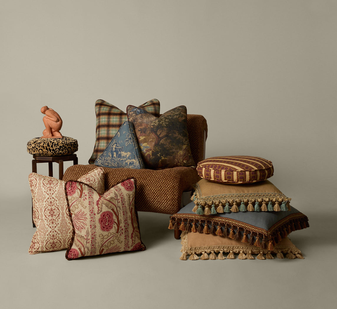THE FAUSTO DISC PILLOW