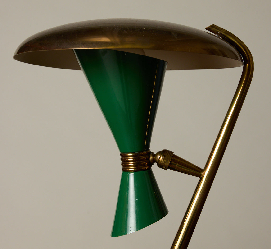 ITALIAN BRASS AND GLASS TABLE LAMP IN THE STYLE OF FONTANA ARTE