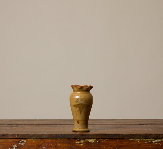 ART NOUVEAU FLORAL RUFFLED VASE, C. 1900