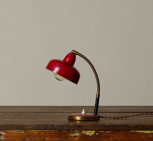 1950S FRENCH MID CENTURY RED AND BRASS GOOSENECK TABLE LAMP