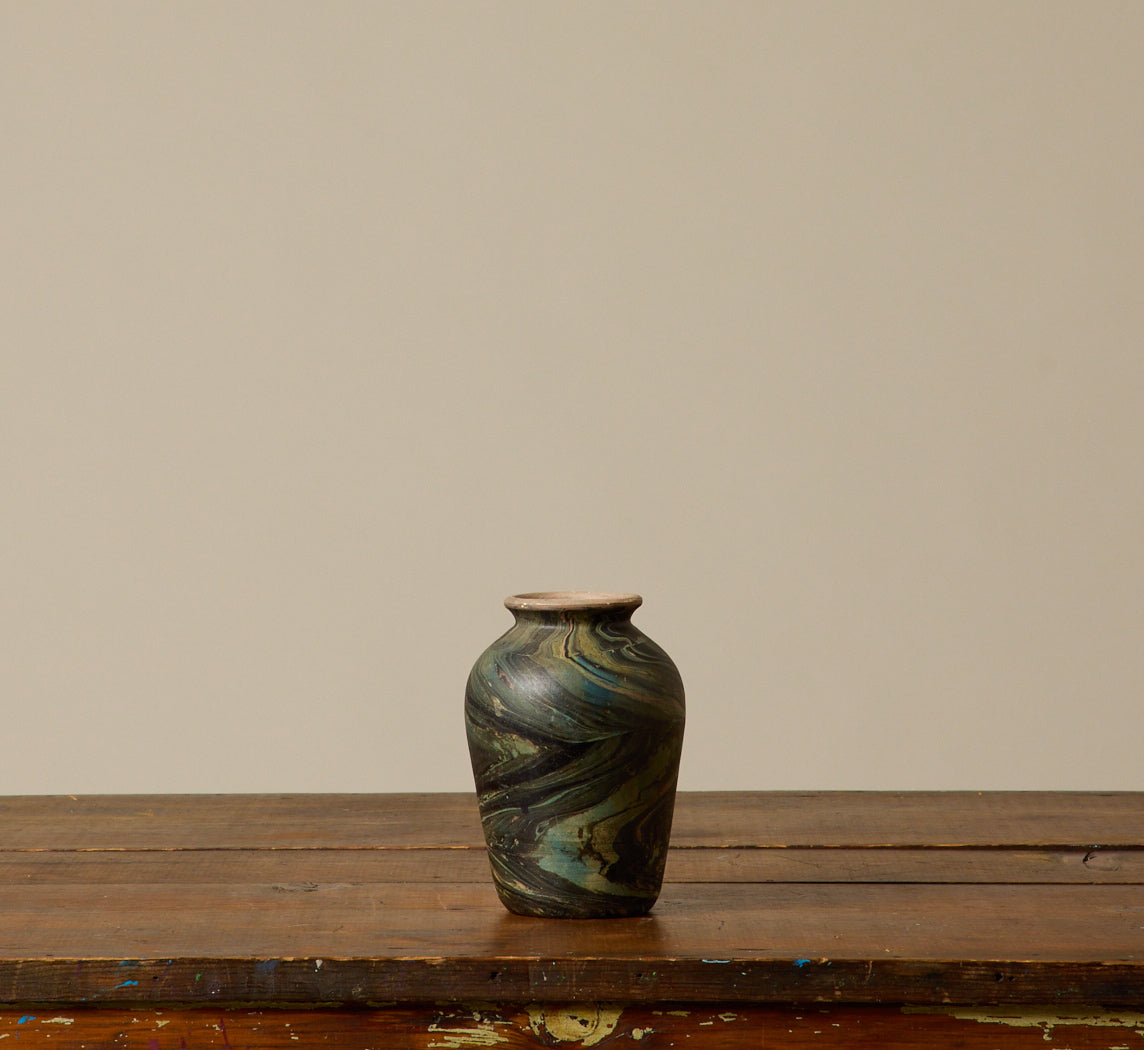 19TH CENTURY ENGLISH BLUE AGATEWARE VASE