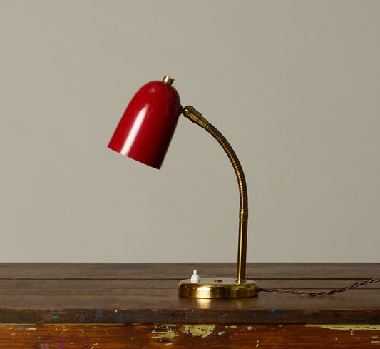 1950S FRENCH MID-CENTURY MODERN BRASS GOOSENECK LAMP WITH RED SHADE