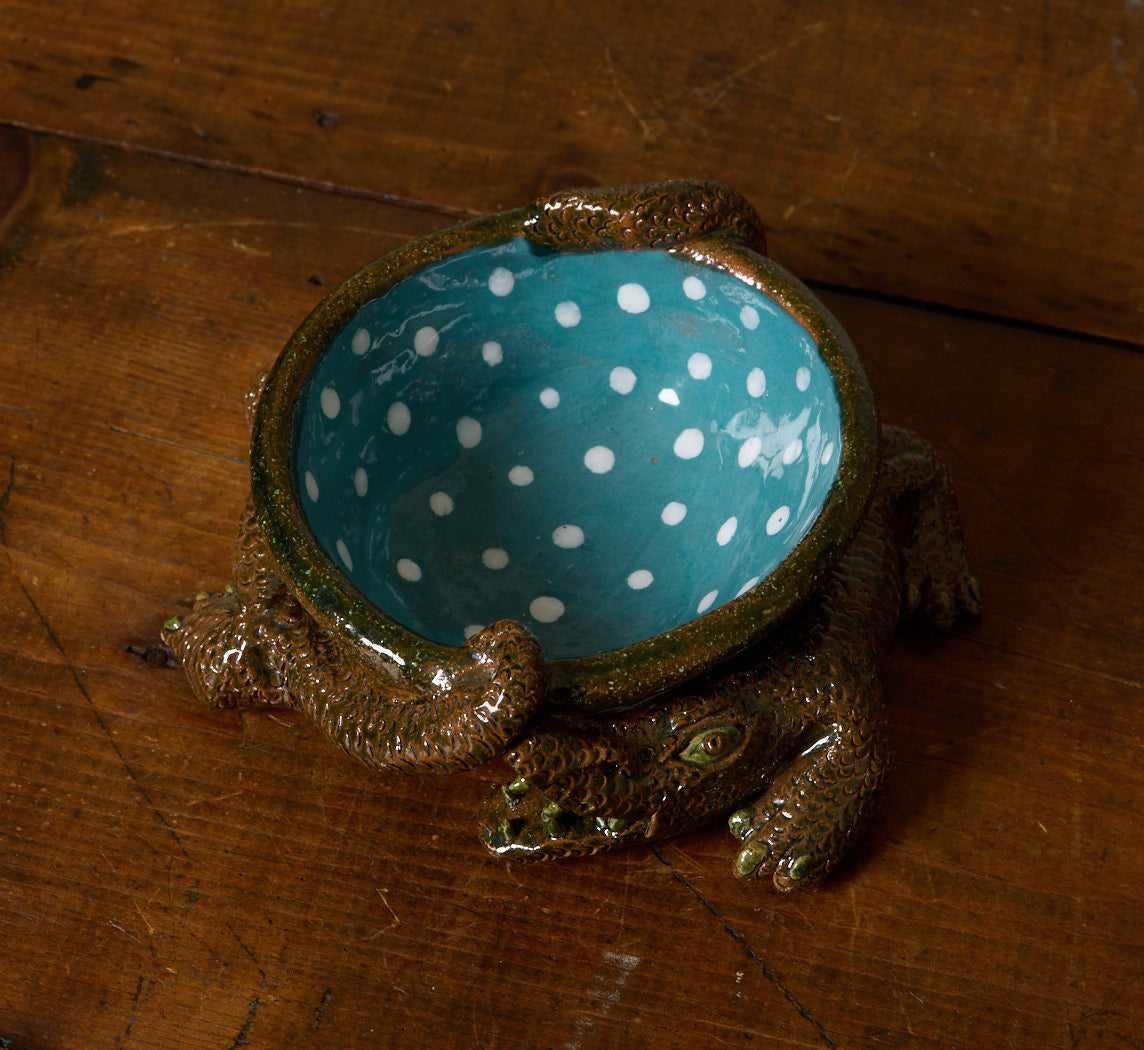FOLK ART STONEWARE ALLIGATOR BOWL