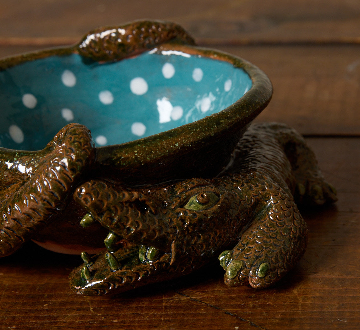FOLK ART STONEWARE ALLIGATOR BOWL