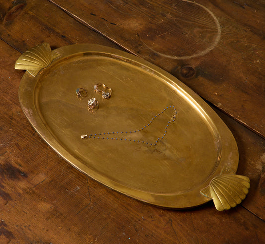 VINTAGE BRASS TRAY WITH CLAMSHELL HANDLES
