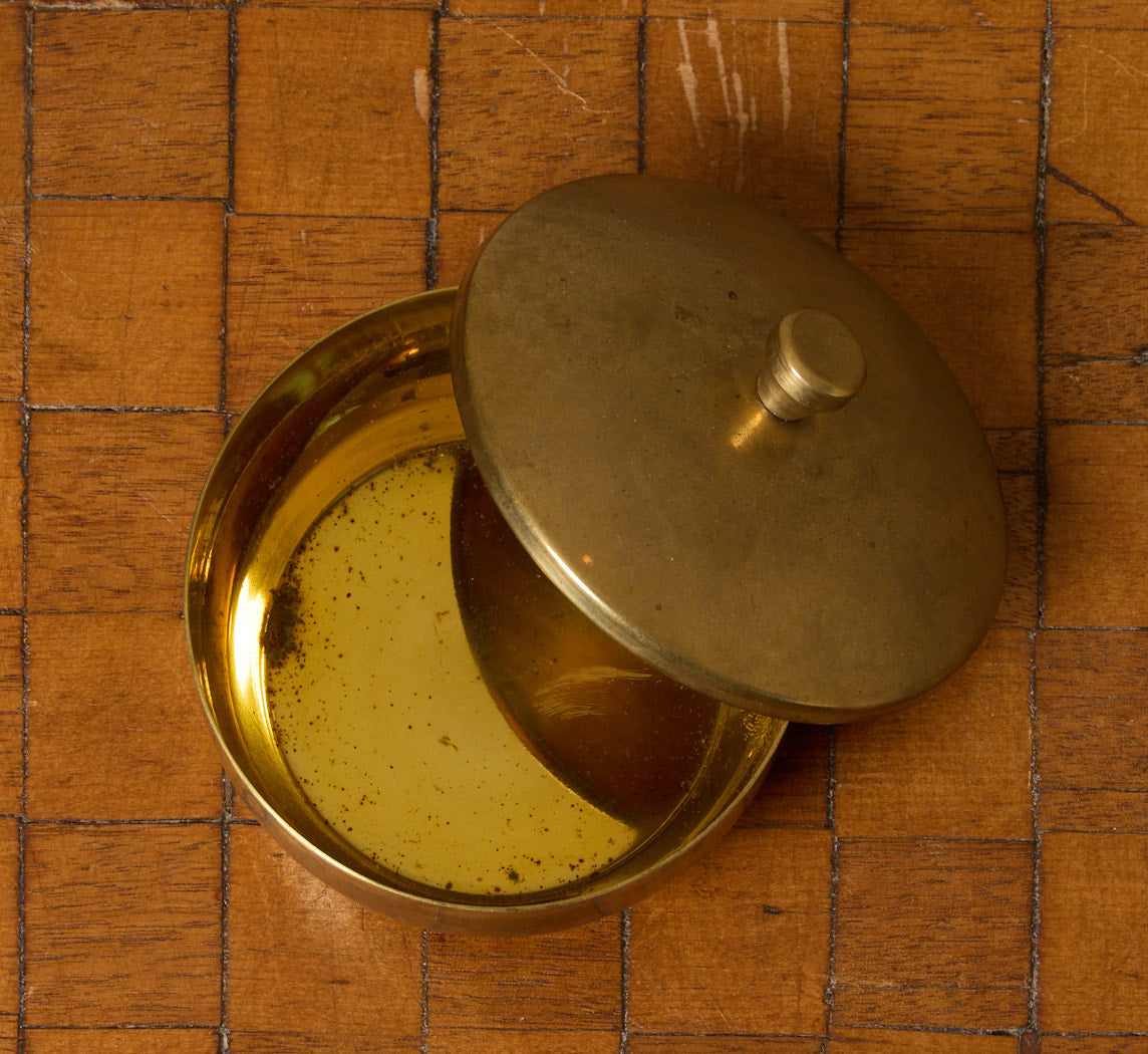 VINTAGE ITALIAN ROUND BRASS TRINKET BOX
