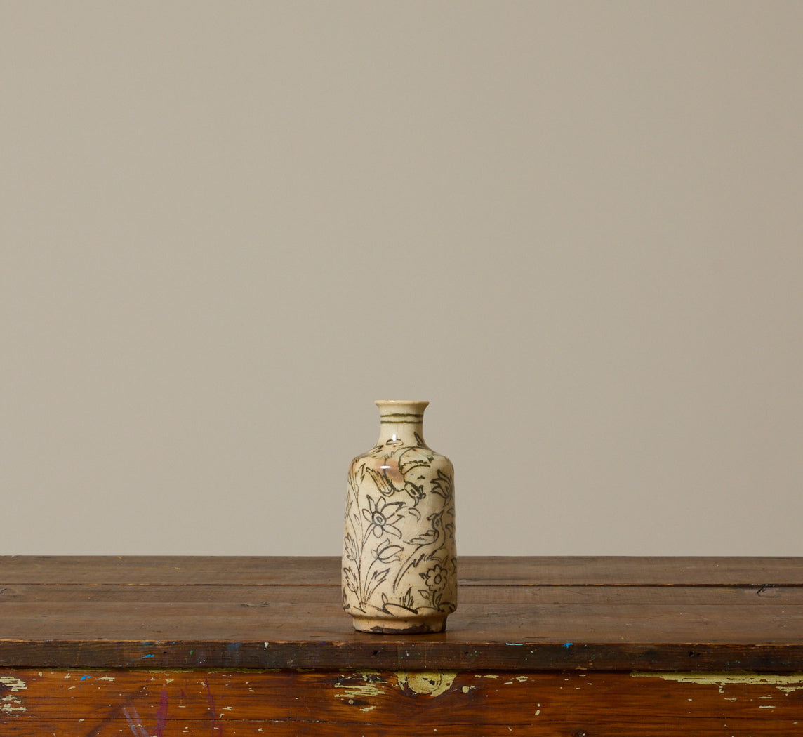 VINTAGE PERSIAN IZNAK VASE WITH BLACK BIRD