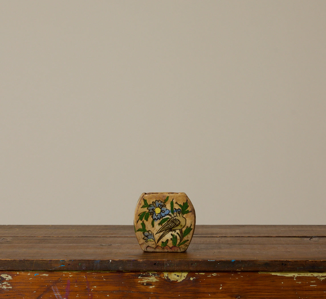 VINTAGE PERSIAN IZNIK VASE WITH BLUE FLOWER