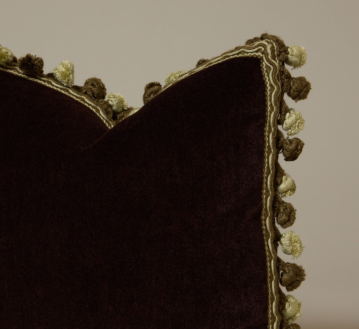 THE ROSSETTI TASSEL PILLOW