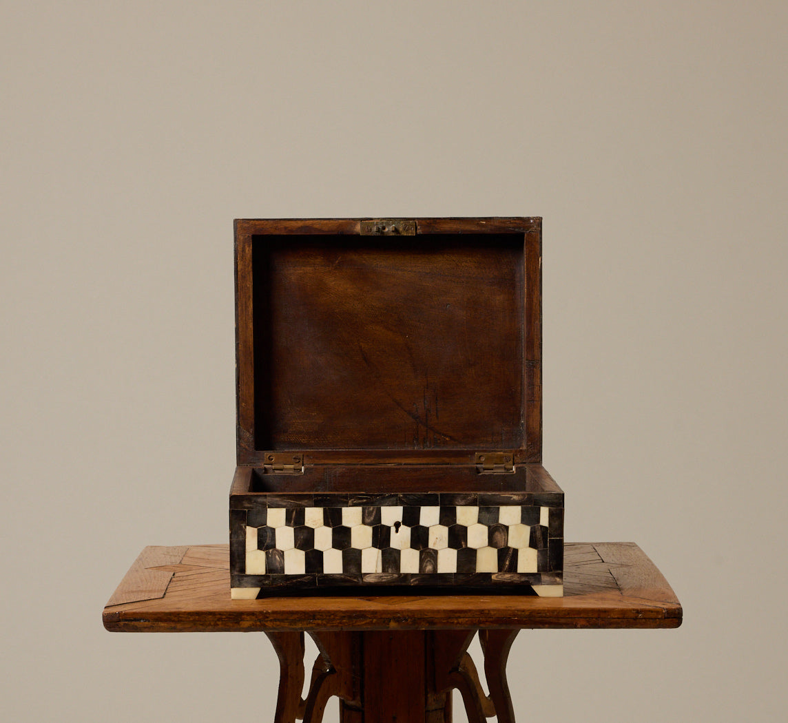 VINTAGE GEOMETRIC INLAY BOX