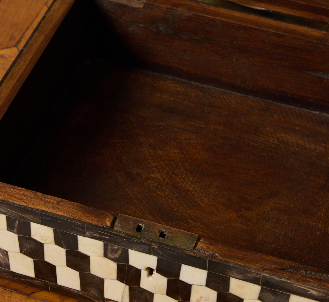 VINTAGE GEOMETRIC INLAY BOX
