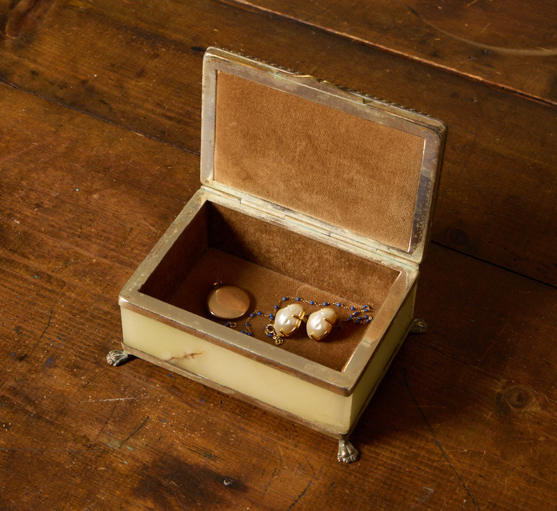 VINTAGE ITALIAN ONYX FOOTED JEWELRY BOX