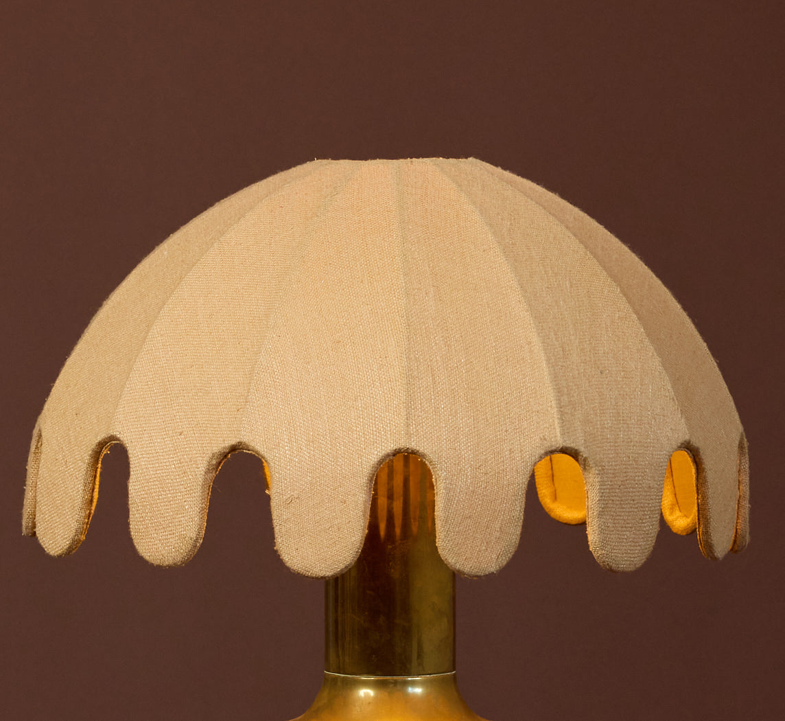 PAIR OF POSTMODERN BRASS TABLE LAMP BASES WITH MEDUSA SHADES IN BUTTER RAW SILK