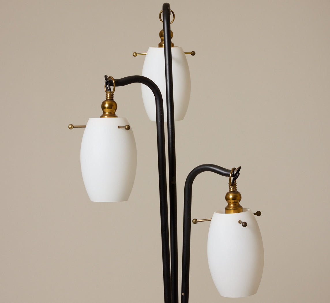 1950S ITALIAN STILNOVO OPALINE GLASS FLOOR LAMP