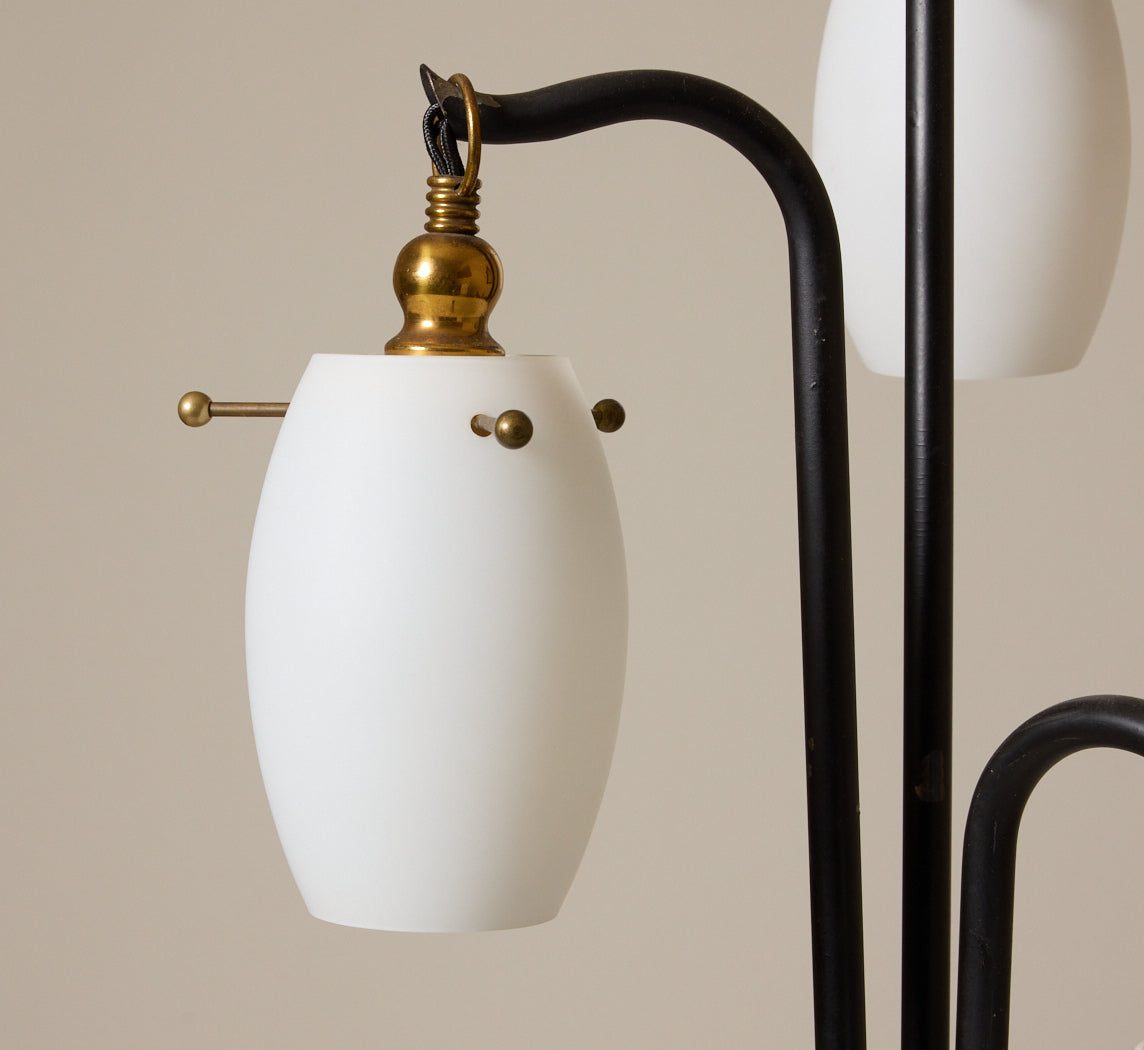 1950S ITALIAN STILNOVO OPALINE GLASS FLOOR LAMP