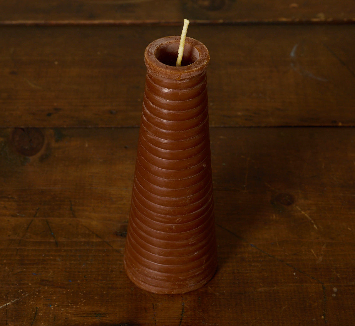 PIERCE & WARD RIBBED BEESWAX CANDLE IN CHOCOLATE BROWN