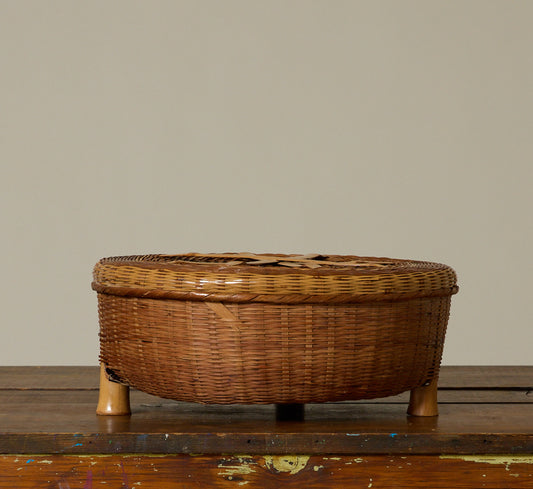 VINTAGE JAPANESE WOVEN BAMBOO LIDDED BASKET