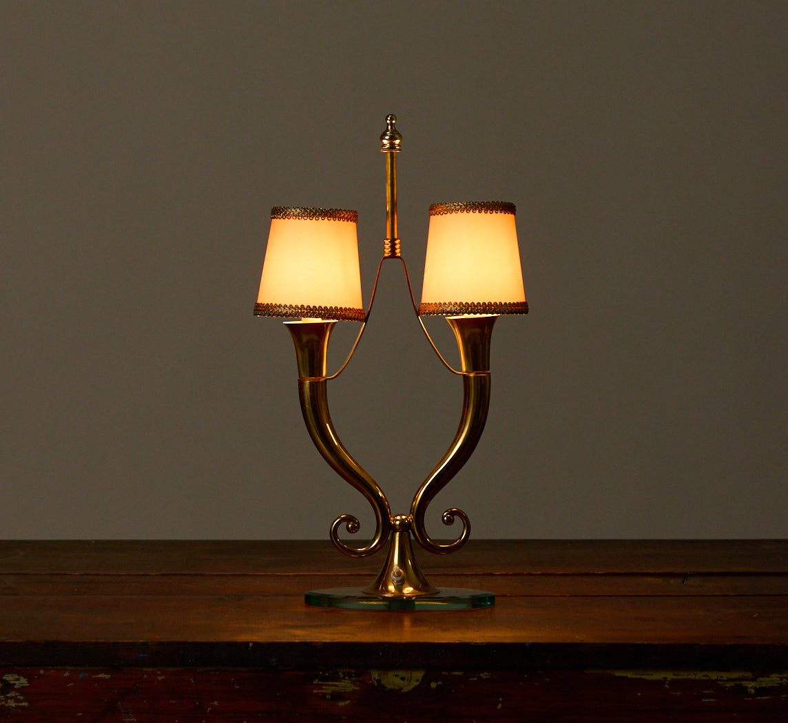 1950S ITALIAN MODERNIST TABLE LAMP IN THE STYLE OF EMILIO LANCIA