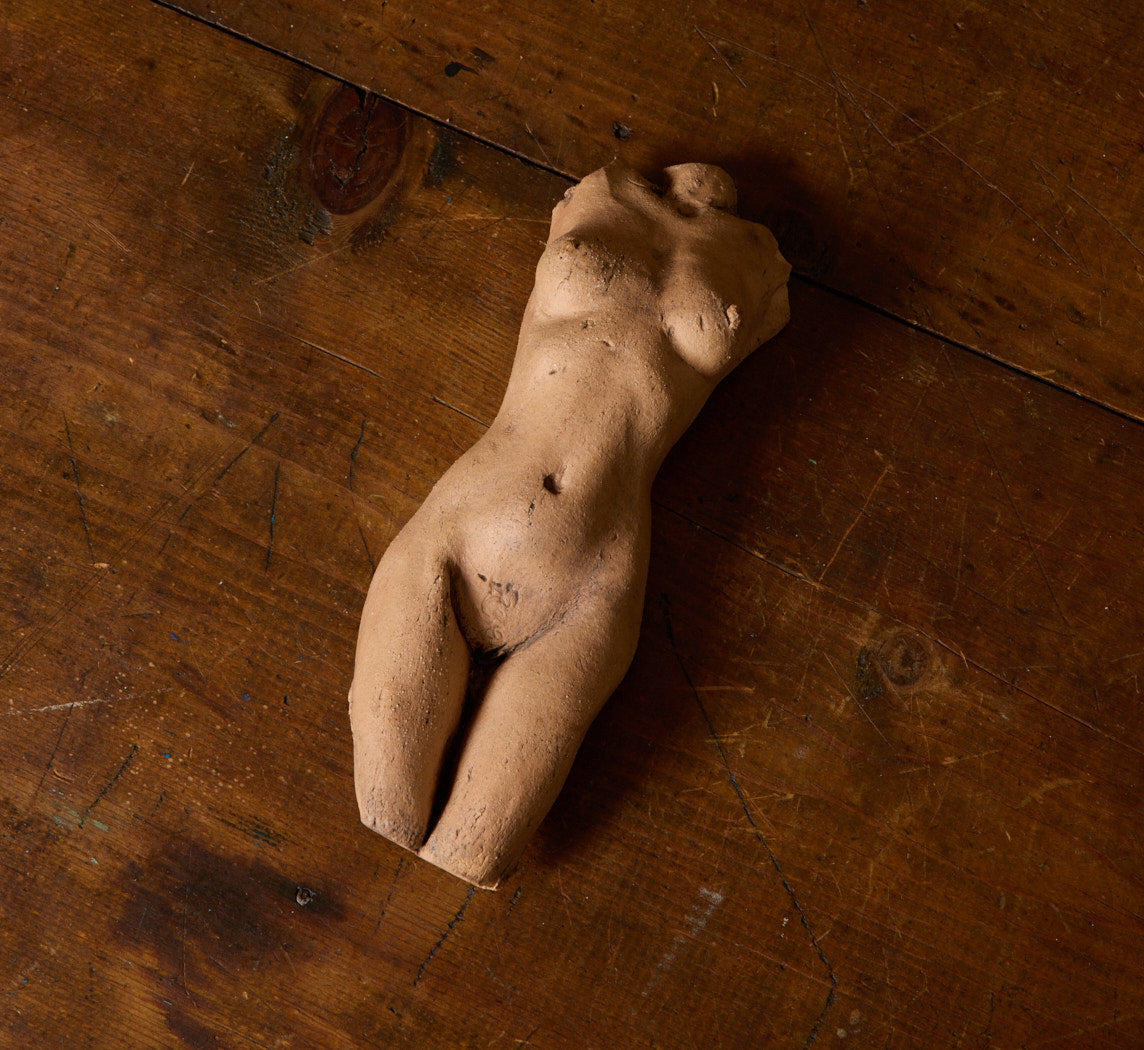 VINTAGE CERAMIC NUDE SCULPTURE