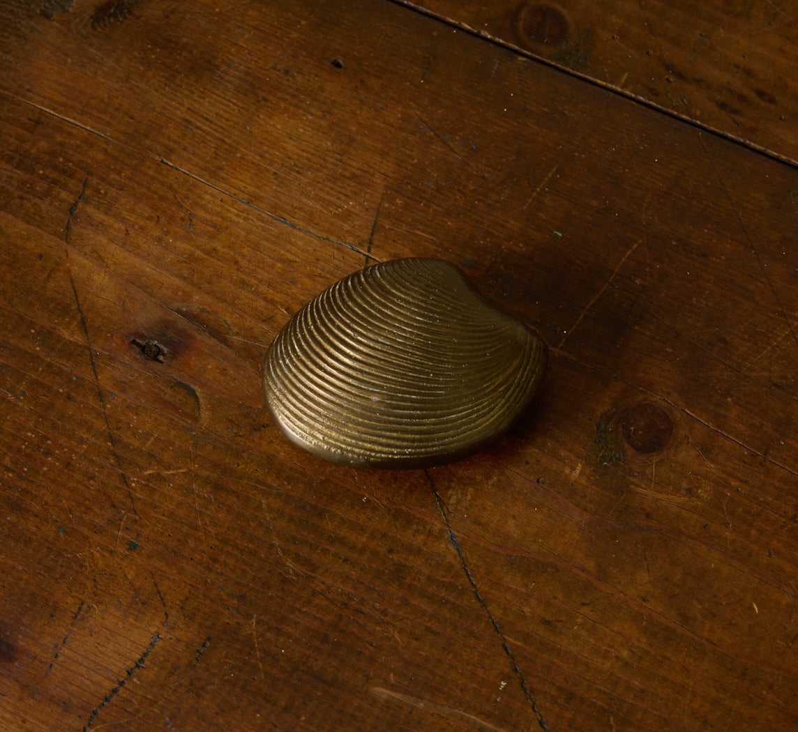 MID CENTURY BRASS SEA SHELL
