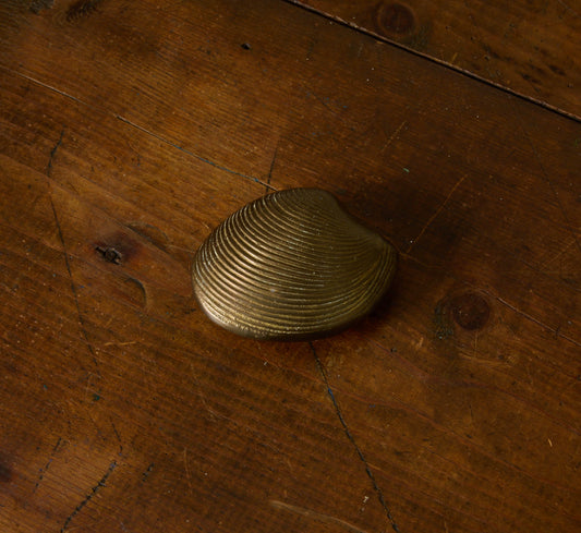 MID CENTURY BRASS SEA SHELL