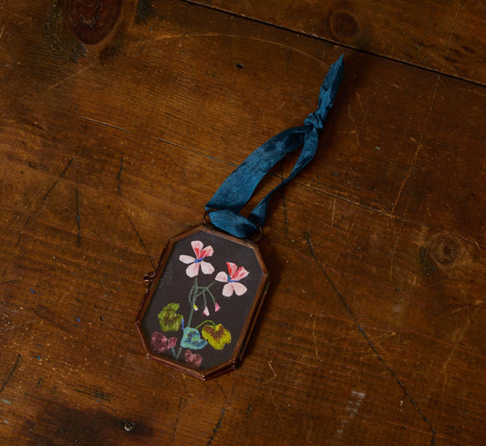GERANIUM LOCKET ORNAMENT