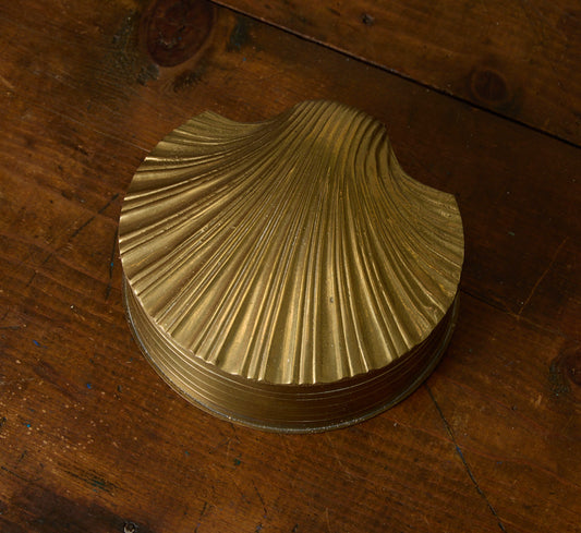 MID CENTURY BRASS SHELL BOX