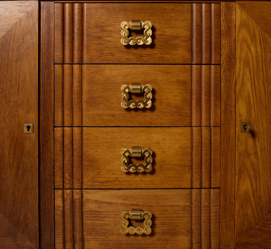 1940S OAK CREDENZA IN THE STYLE OF CHARLES DUDOUYT