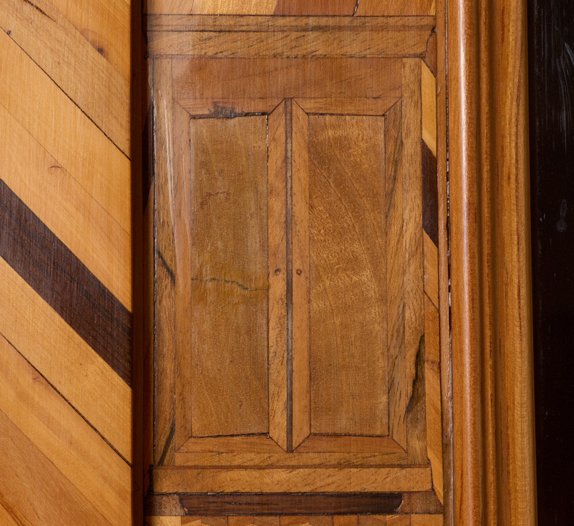 LATE 19TH CENTURY FRENCH STRAW MARQUETRY DEUX-CORPS DISPLAY CABINET