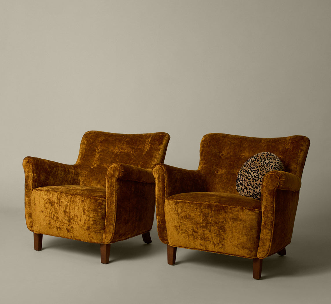 PAIR OF DANISH EASY CHAIRS IN THE MANNER OF FRITZ HANSEN