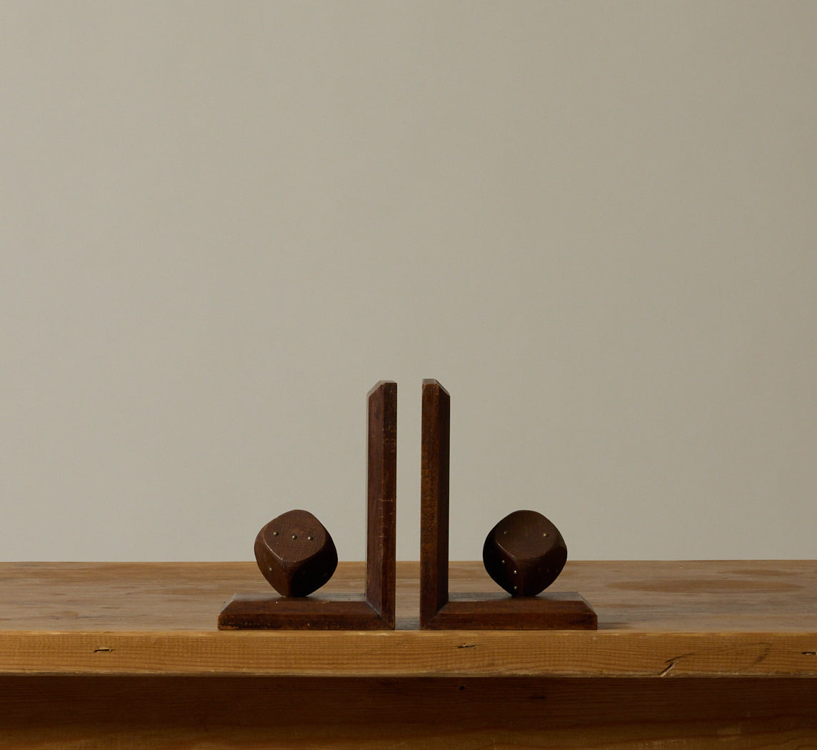 1940S WOODEN DICE BOOKENDS