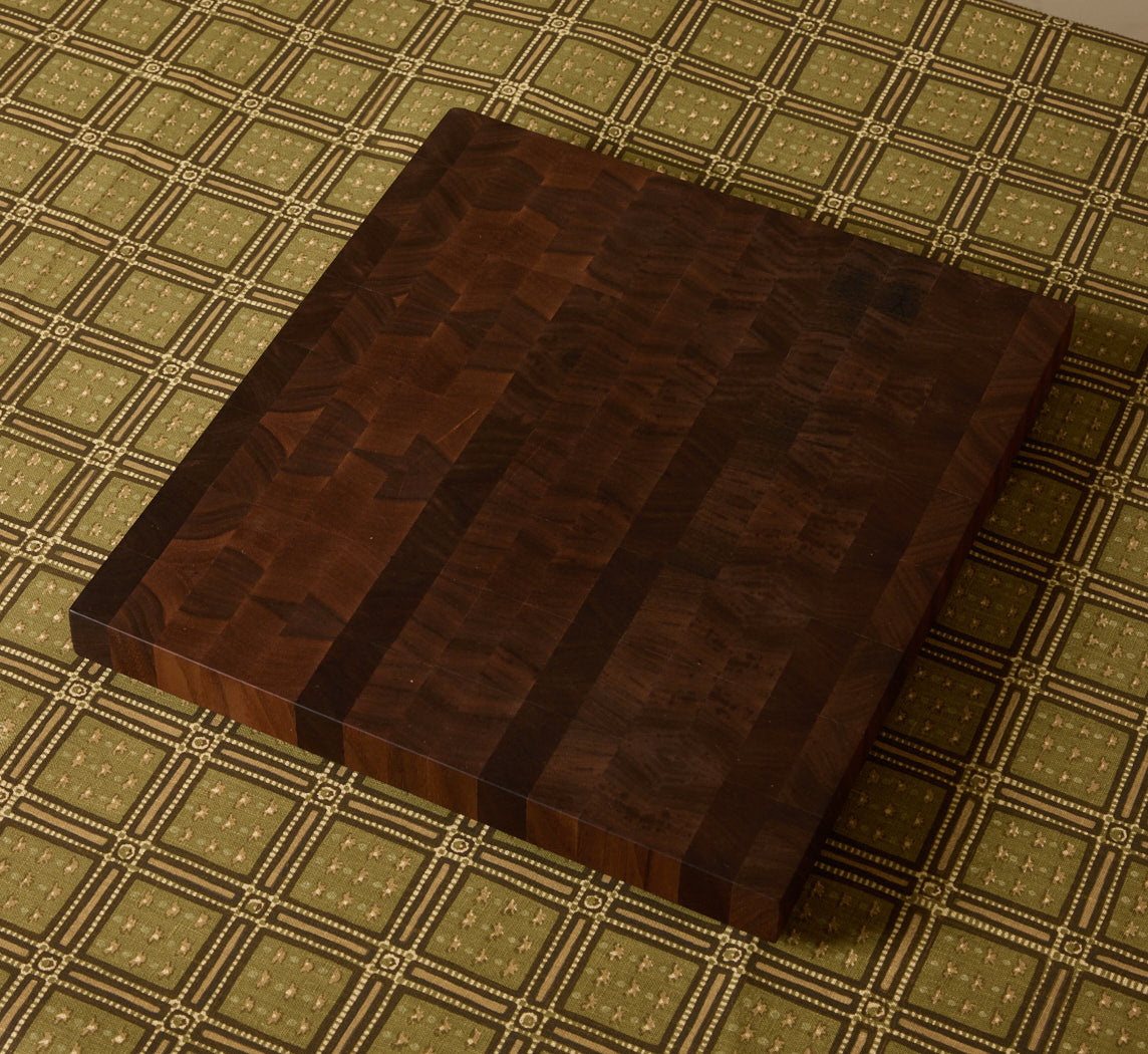 WALNUT END GRAIN CUTTING BOARD
